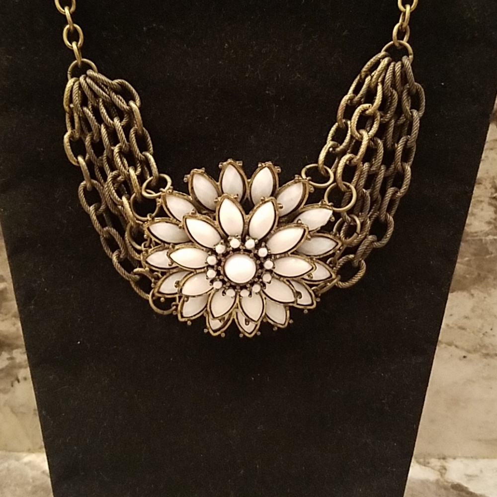 Custom Floral Bloom Set View 4